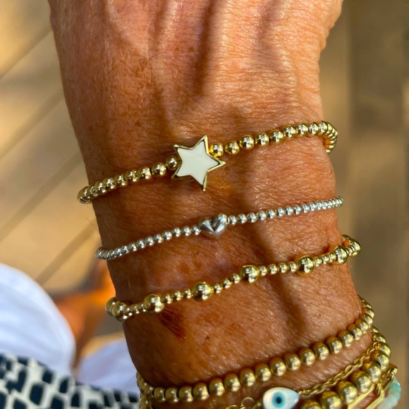Heart💘
Handmade sterling silver stretch heart bracelet - Picture 8 of 8